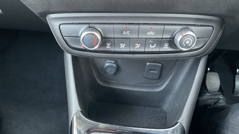 Vauxhall Crossland 1.2 Design 5dr Petrol Hatchback